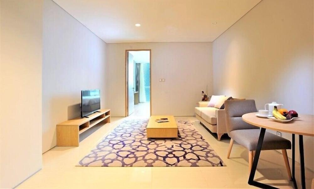 Midtown Hotel 4*